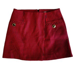 Red and black houndstooth mini skirt